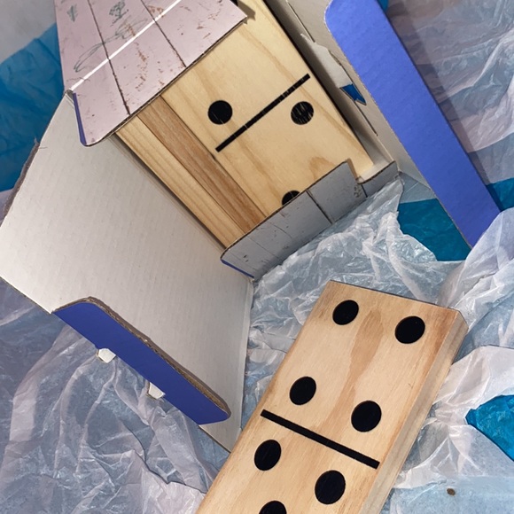 GIANT DOMINOES - Picture 3 of 4